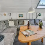 Lenia - 1km From The Sea By Interhome *