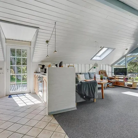 度假居 Lenia - 1km From The Sea By Interhome