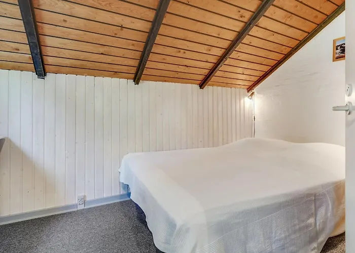 Holiday home Lenia - 1km From The Sea By Interhome *