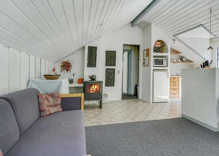 Lenia - 1km From The Sea By Interhome *